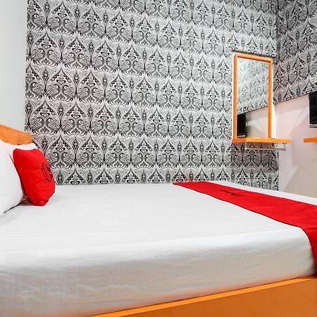 Reddoorz Near Hartono Mall Kejayan Экстерьер фото