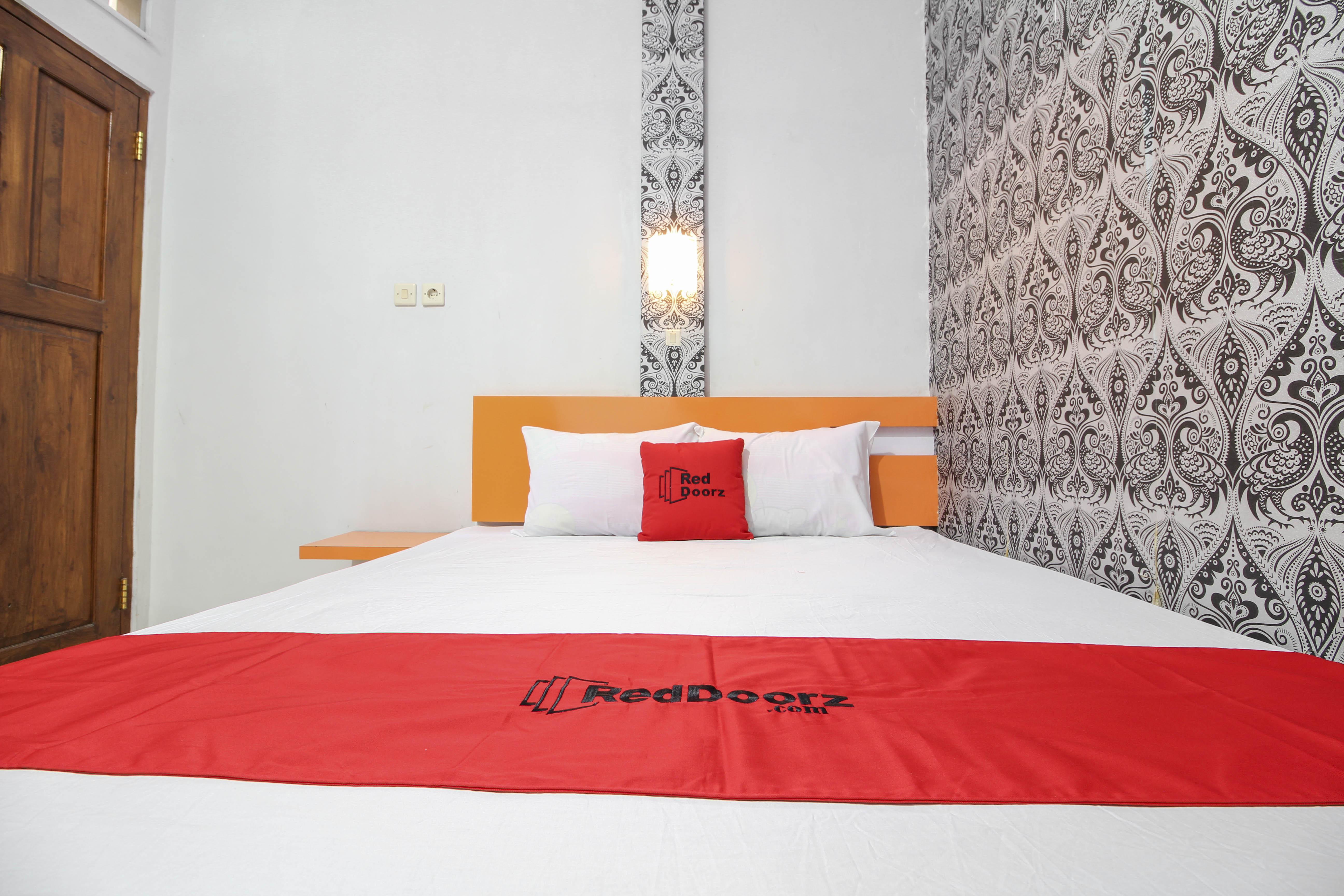 Reddoorz Near Hartono Mall Kejayan Экстерьер фото