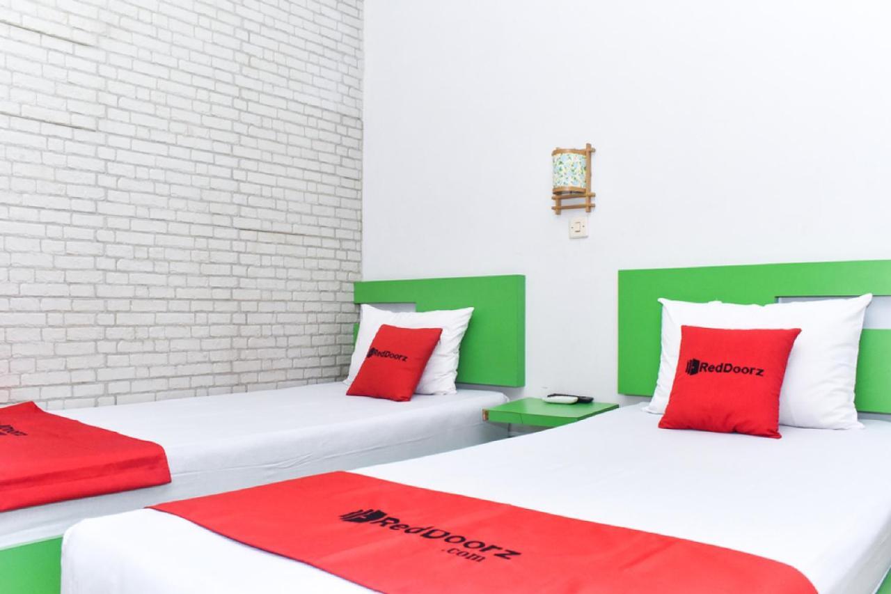 Reddoorz Near Hartono Mall Kejayan Экстерьер фото