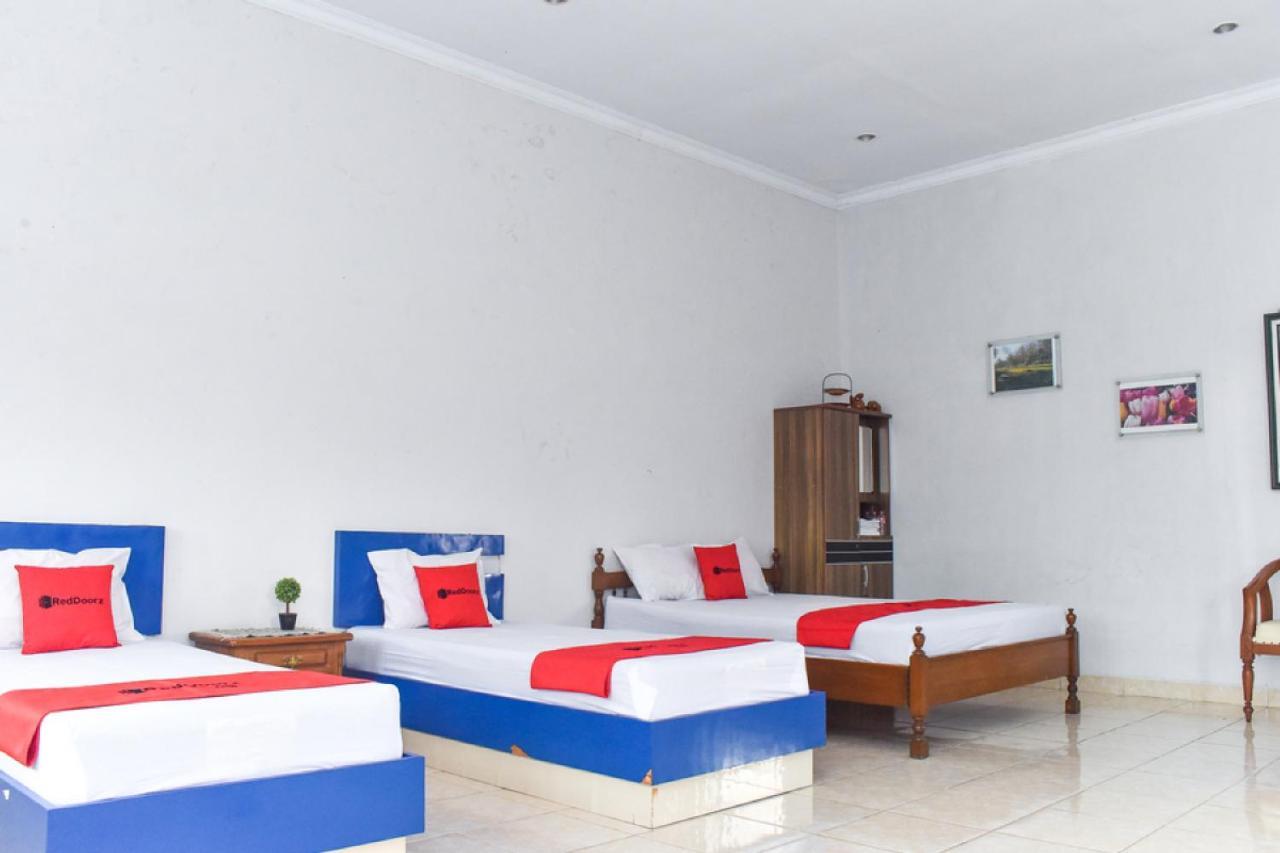 Reddoorz Near Hartono Mall Kejayan Экстерьер фото