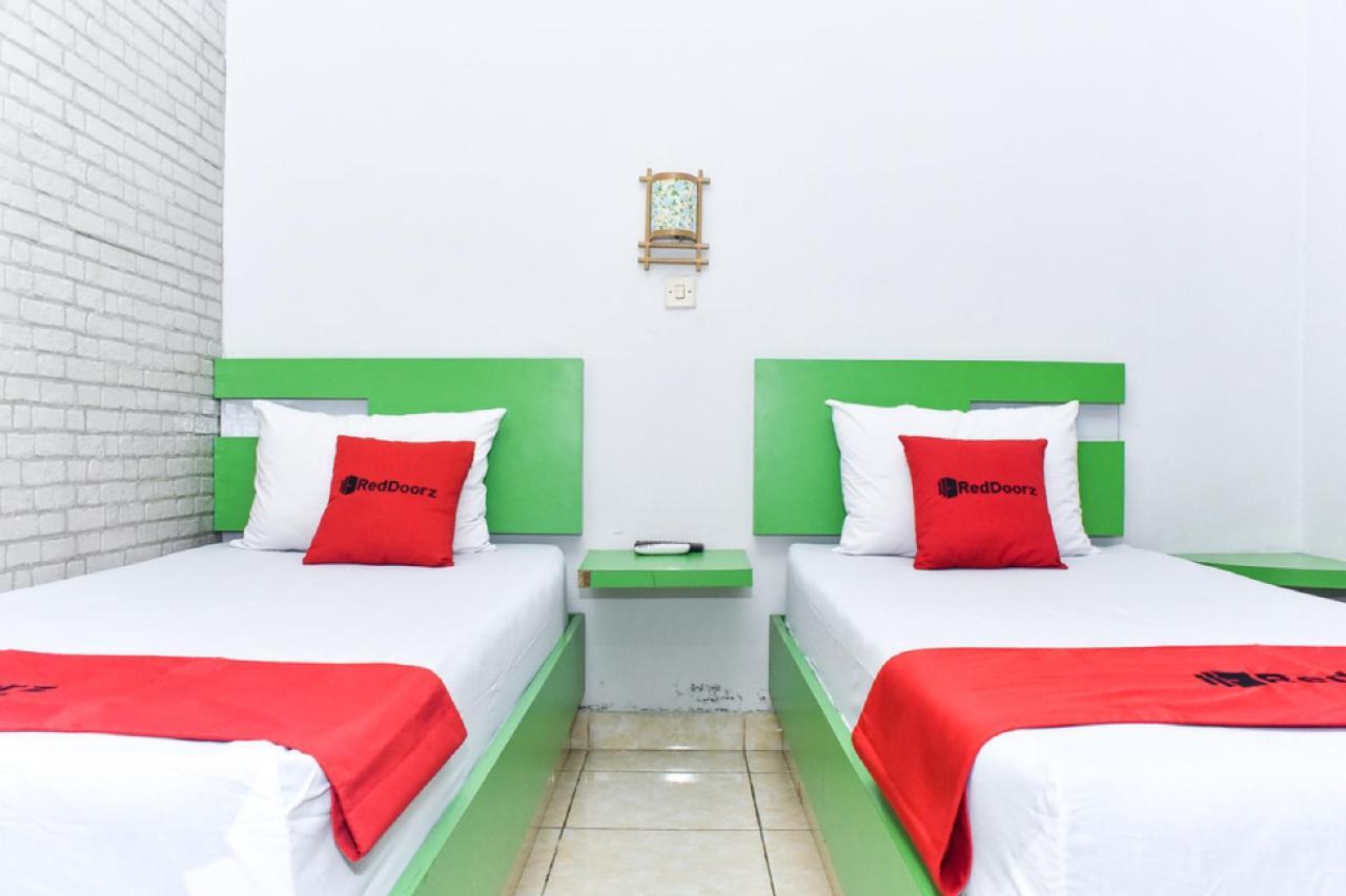 Reddoorz Near Hartono Mall Kejayan Экстерьер фото